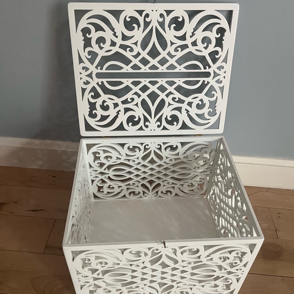 🛑SOLD🛑 Card Box - Picture 2 of 2